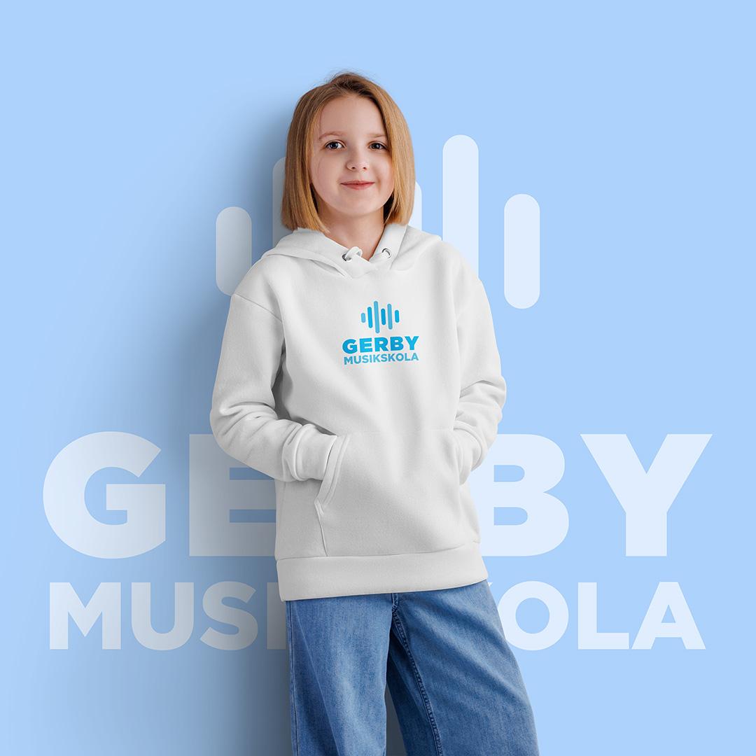 Vit huppare - Bl&aring; text